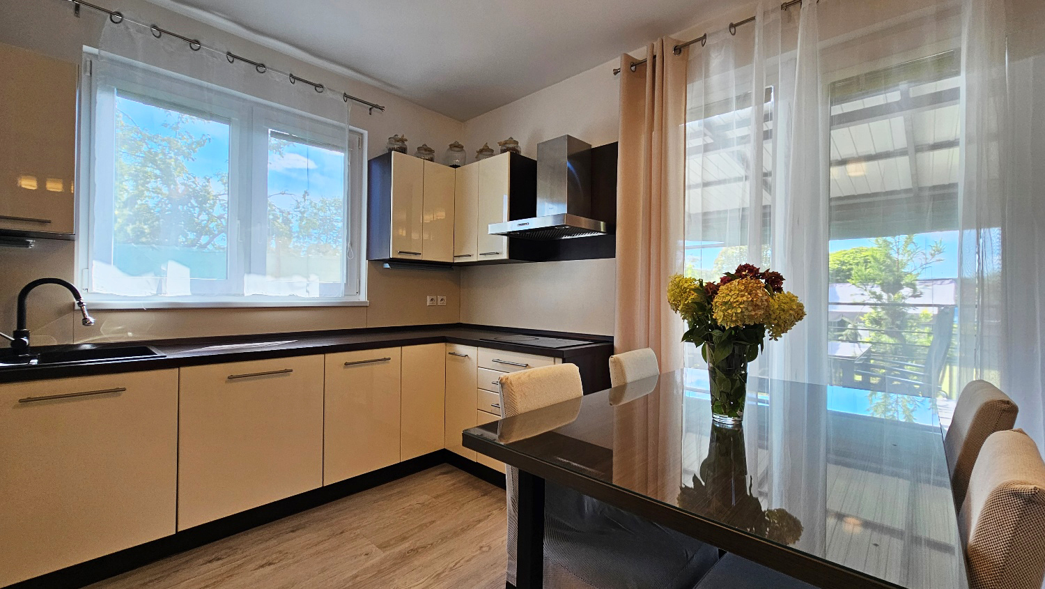 Útulný rodinný dom s upravenou záhradou: 4-izbový bungalov, predaj, Beluša pri Púchove, Cena: 268.000,- €